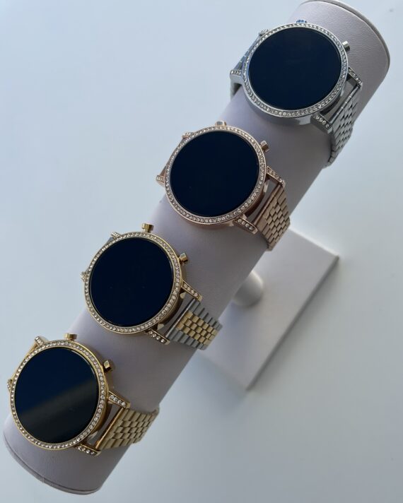 Relógio digital prata e dourado