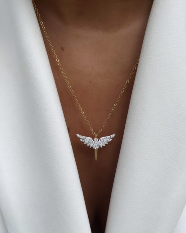 Colar libelinha em dourado