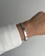 Bracelete com brilhantes prateada