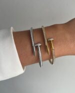 Bracelete prego com brilhantes dourada