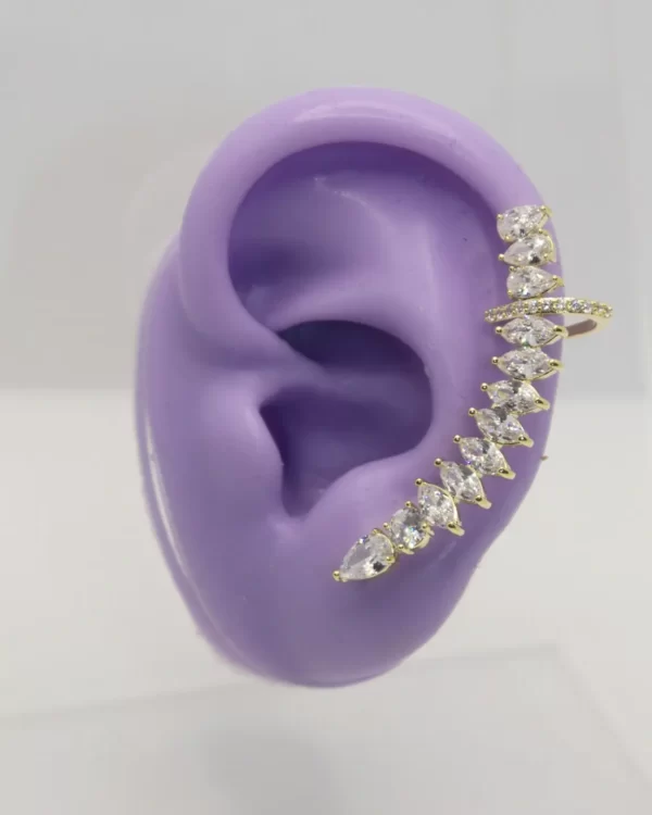 Earcuff longo com brilhantes