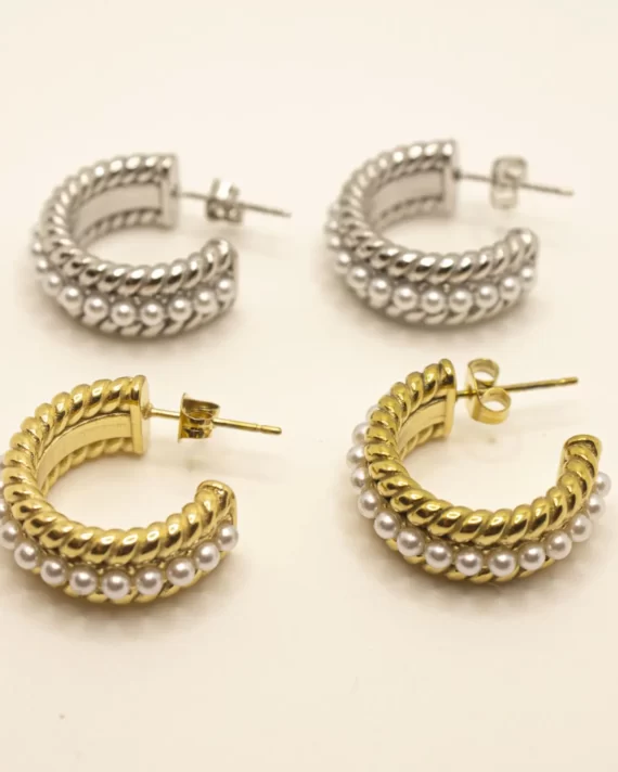 Argolas médias com pérolas em dourado