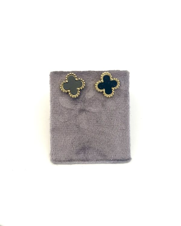Brincos trevo em preto