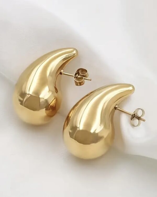 Brincos gota em dourado