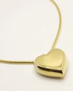 Colar coração com fio grosso