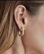 Argolas quadradas médias em dourado