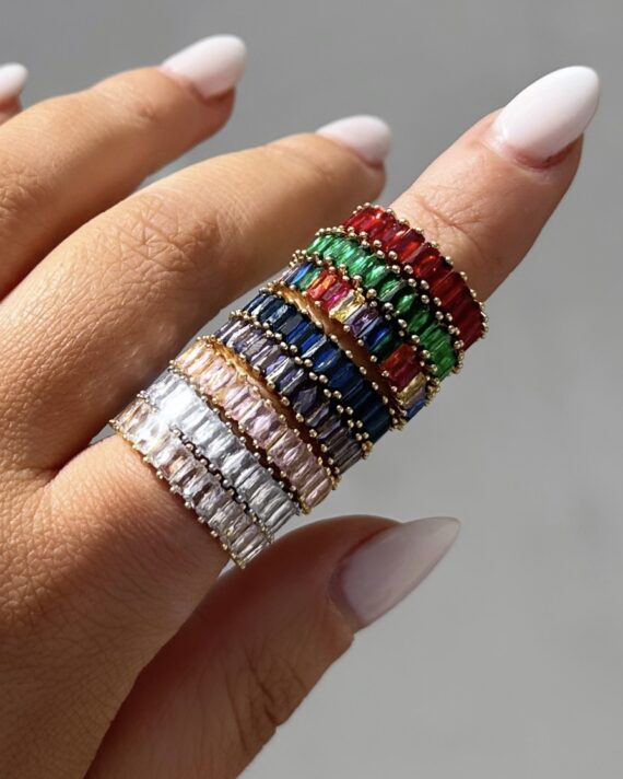 Anéis brilhantes ajustáveis (indique qual a cor que pretende nas notas da encomenda)