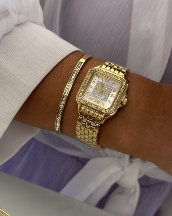 Relógio quadrado dourado